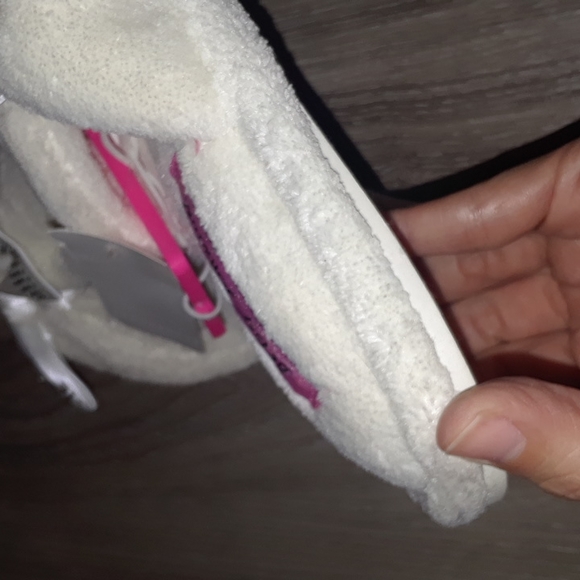 Betsey Johnson Satin Crystal Bow Special Occasion Bridal Plush Spa Slippers NWT - Picture 4 of 5